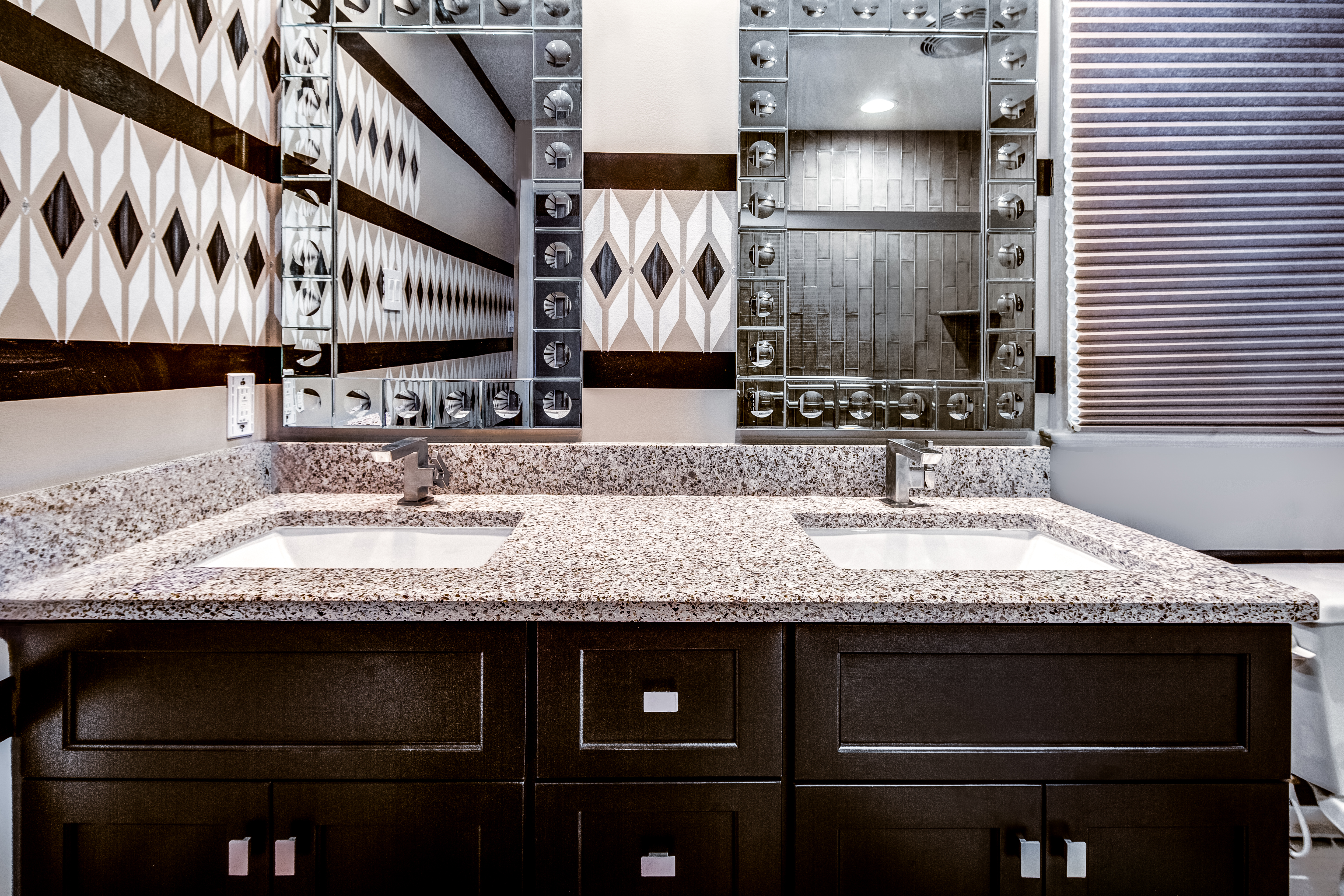 Fieldstone Cabinetry - Traditional Bathroom