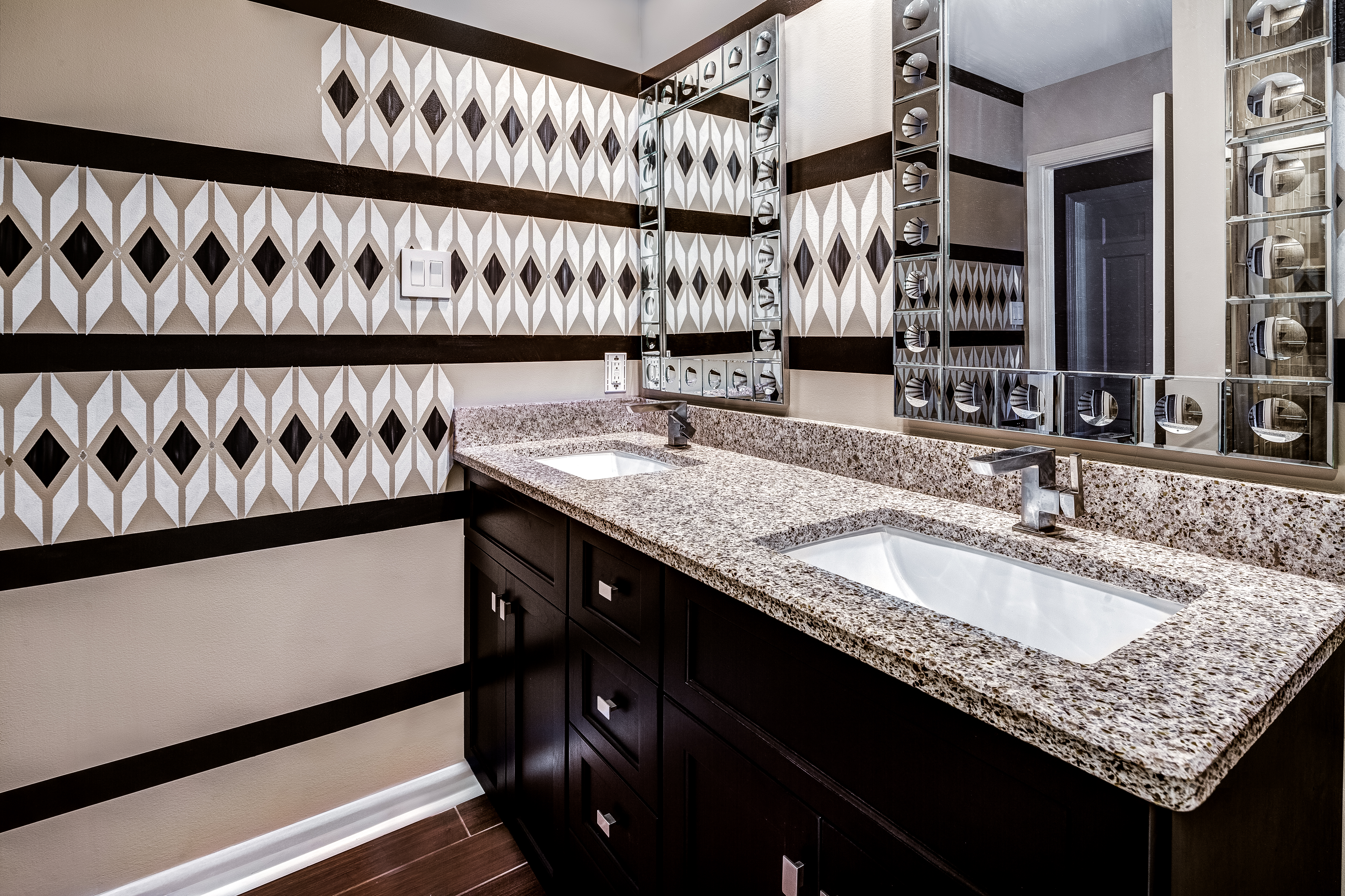 Fieldstone Cabinetry - Traditional Bathroom